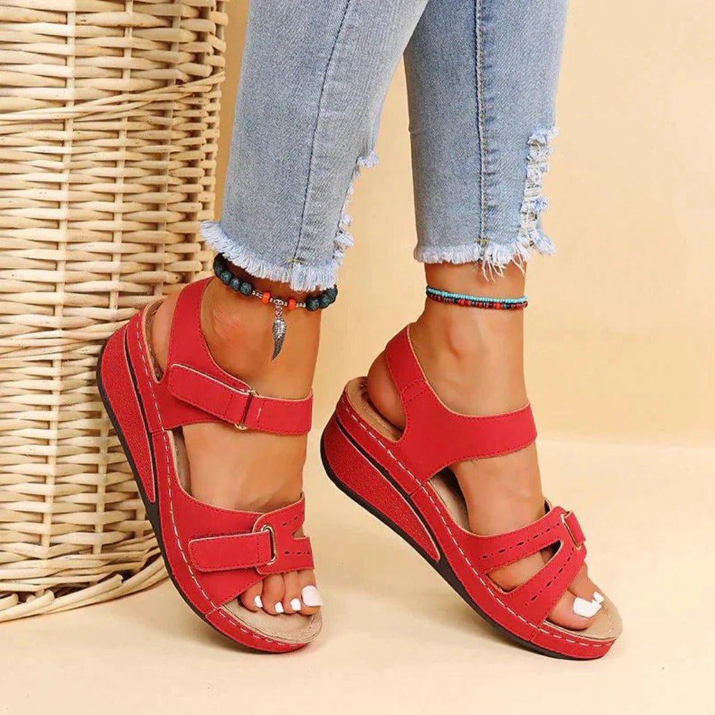 Sandales orthopédiques pour femmes à semelle ergonomique, chaussures d’été beiges, noires et rouges pour marcher confortablement à enfiler | Sansoti