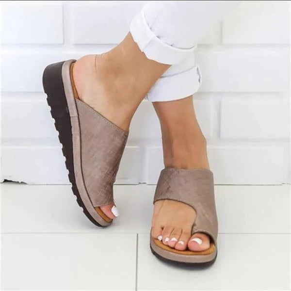 Sandales correctrices pour femmes, talon bas, semelle plantaire profilée, rembourrage latéral, confort quotidien, modèle à enfiler, soutien du pied | Sansoti