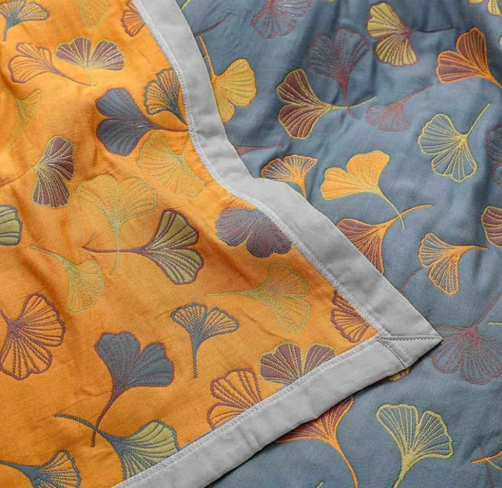 Ginkgo Bladeren Plaid – Omkeerbaar Gewatteerd Decoratiedeken met Botanisch Bladerprint in Geel en Blauw voor Bank, Bed of Picknick | Sansoti