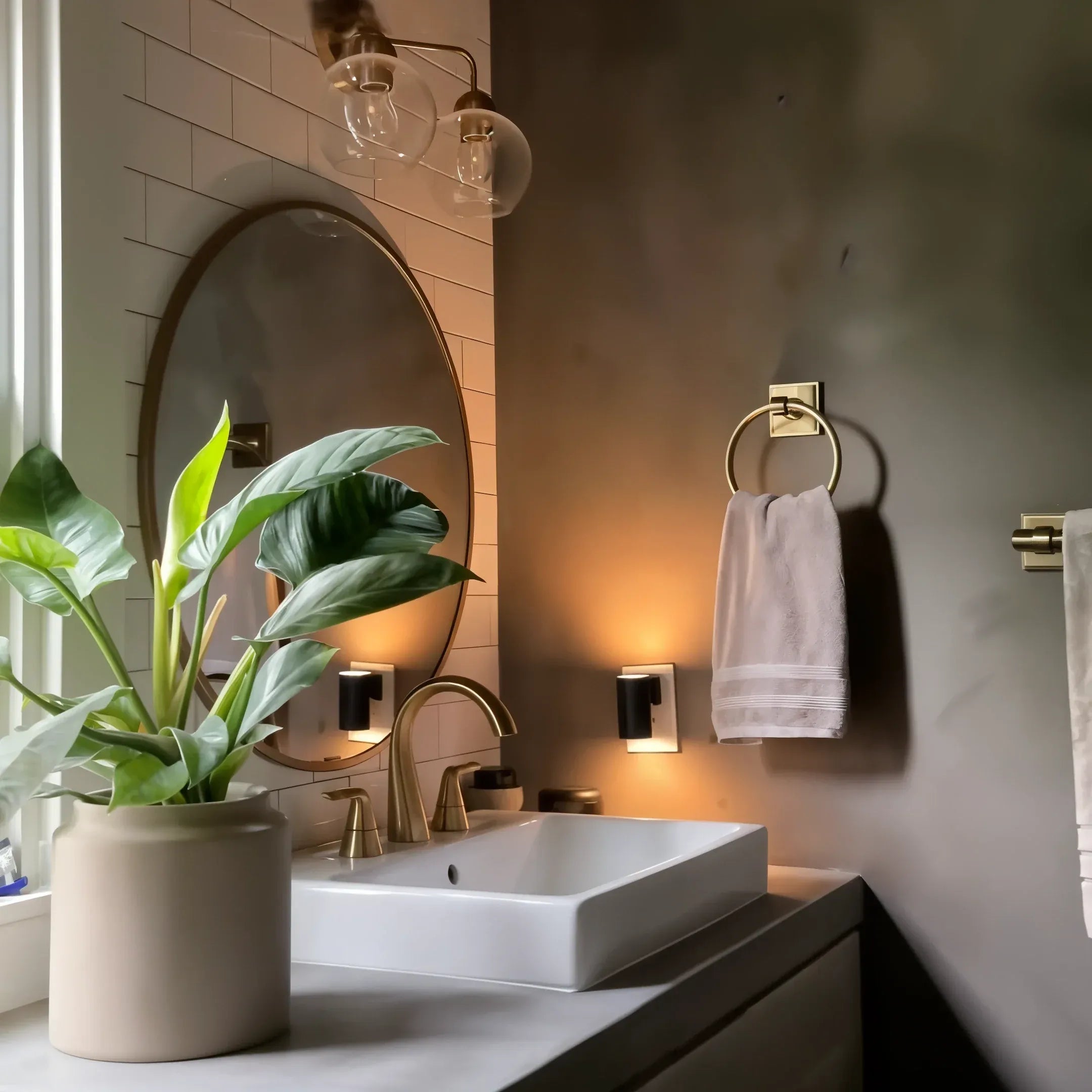 Veilleuse Bauhaus à intensité variable avec capteur jour-nuit, applique murale à lumière LED chaude pour chambre, entrée et salle de bains, économe en énergie | Sansoti