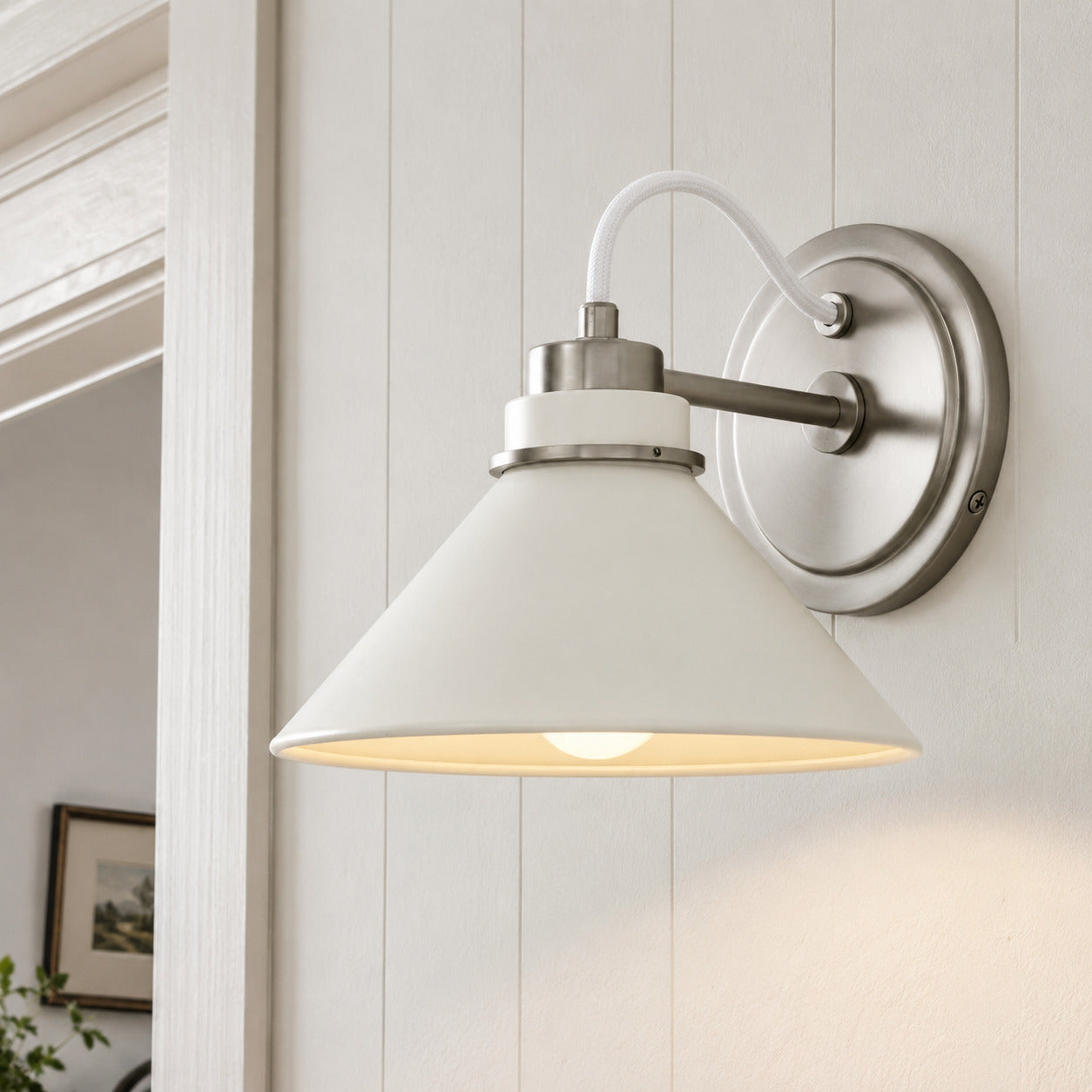 Globe Wandlamp met Gebogen Arm – Moderne Industriële Verlichting voor Badkamer, Slaapkamer en Gang | Sansoti