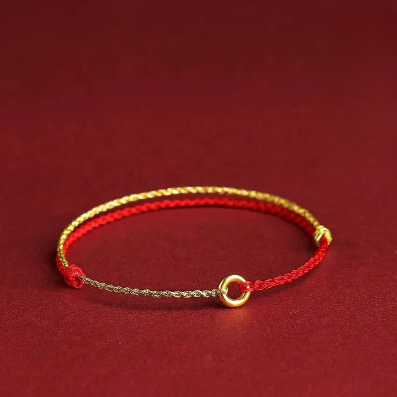 Gevlochten Kralenarmband met Beschermingsbedel – Rood Touw met Gouden Accenten – Verstelbaar Geluksarmbandje | Sansoti