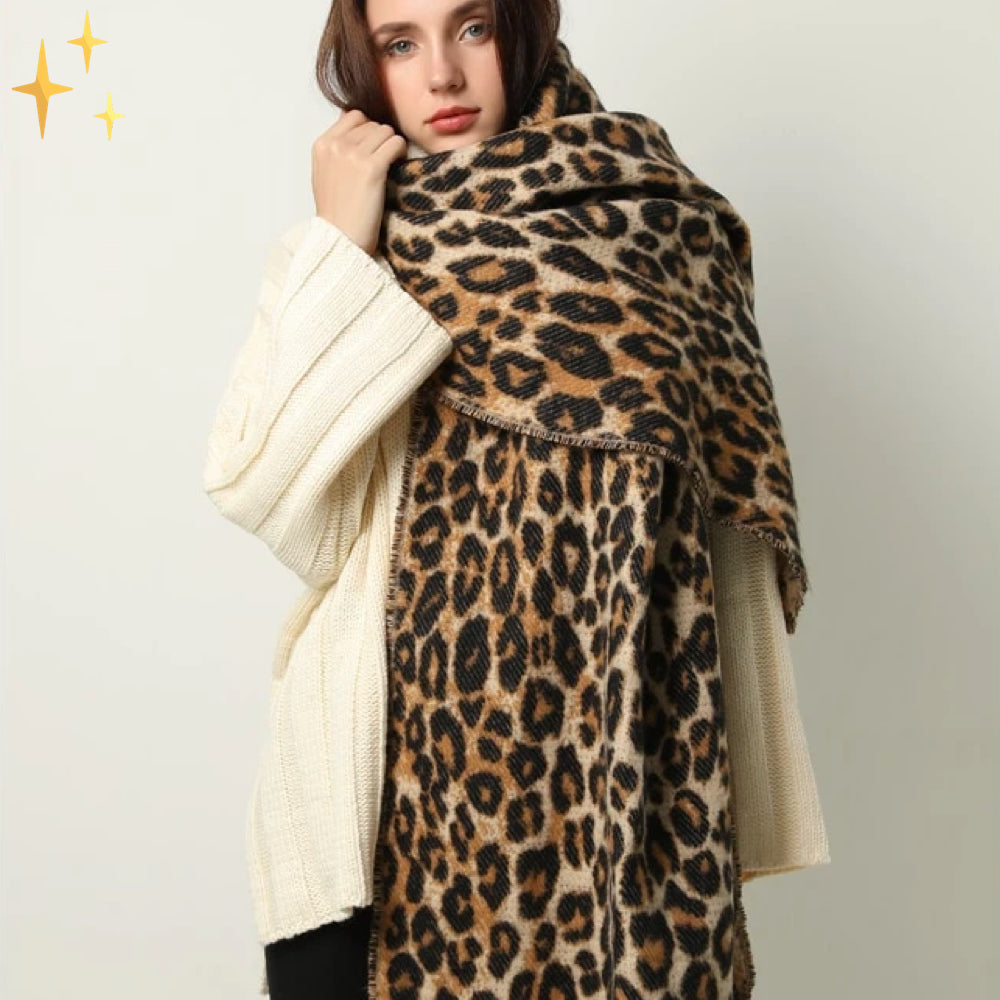 Gestrickter Schal mit Tierprint aus Wollmischung, Winterschal mit Fransen, weicher Halswärmer, Damenschal und Winteraccessoire | Sansoti