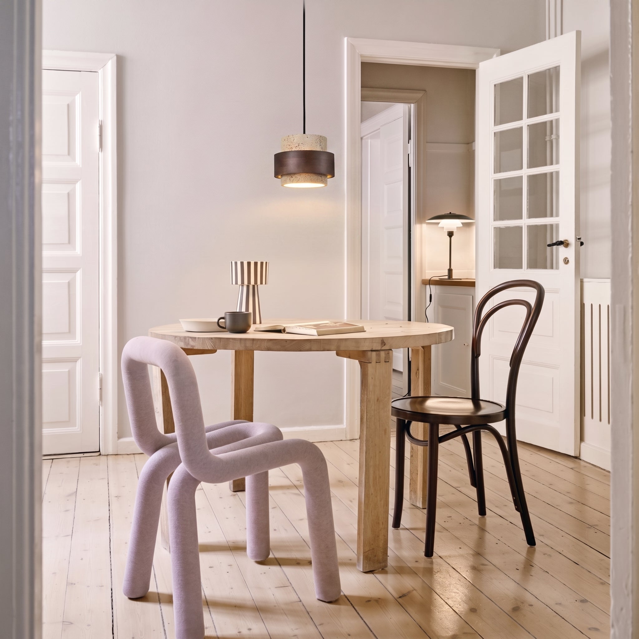 Lampa wisząca z kamienia naturalnego i drewna, styl wabi-sabi, regulowana, do jadalni, baru i kuchni, oświetlenie z 1, 2, 3 lub 4 reflektorami LED | Sansoti