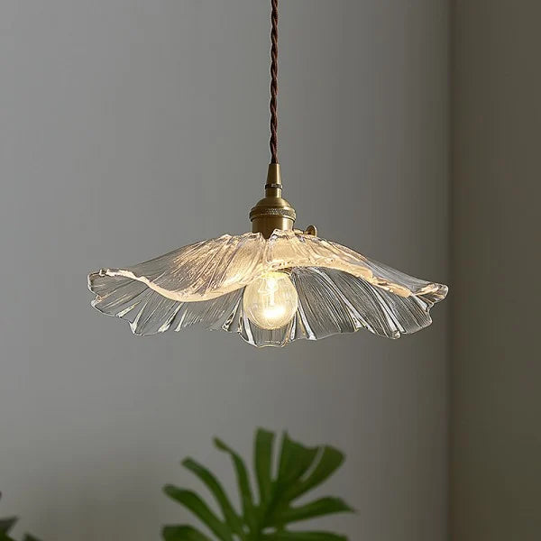 Glas-Blumen-Decken- und Hängeleuchte mit Messing-Innenlicht im Retro-Design für Esszimmer und Schlafzimmer | Sansoti