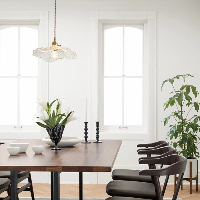 Glas-Blumen-Decken- und Hängeleuchte mit Messing-Innenlicht im Retro-Design für Esszimmer und Schlafzimmer | Sansoti
