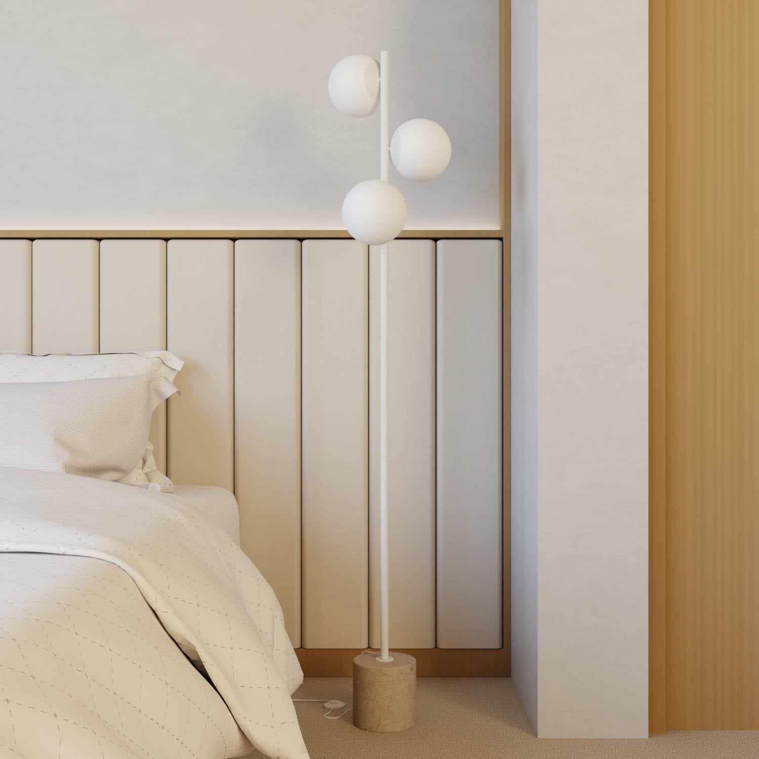 Lampadaire design de luxe avec pied en travertin et lumière chaude diffuse – Avera