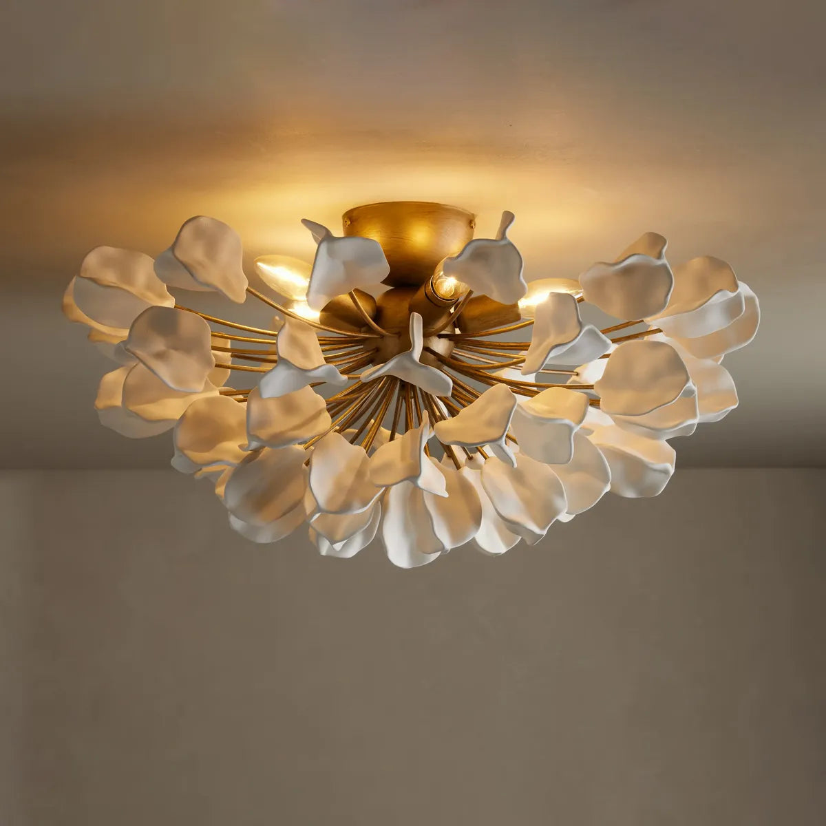 Plafonnier en céramique avec motif de feuilles, 60 cm, intensité variable, lumière blanc chaud, structure en fer, suspension moderne pour salle à manger | Sansoti