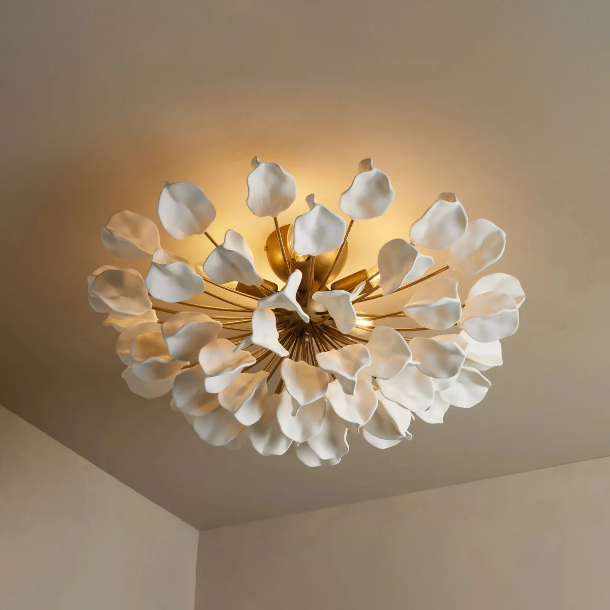 Plafonnier en céramique avec motif de feuilles, 60 cm, intensité variable, lumière blanc chaud, structure en fer, suspension moderne pour salle à manger | Sansoti