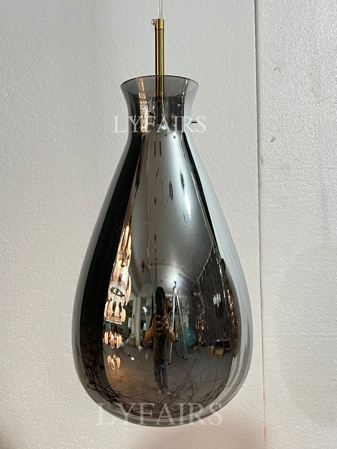 Grijze glazen hanglamp met sterrenhemel-effect voor eetkamer, bar of keukeneiland | Sansoti