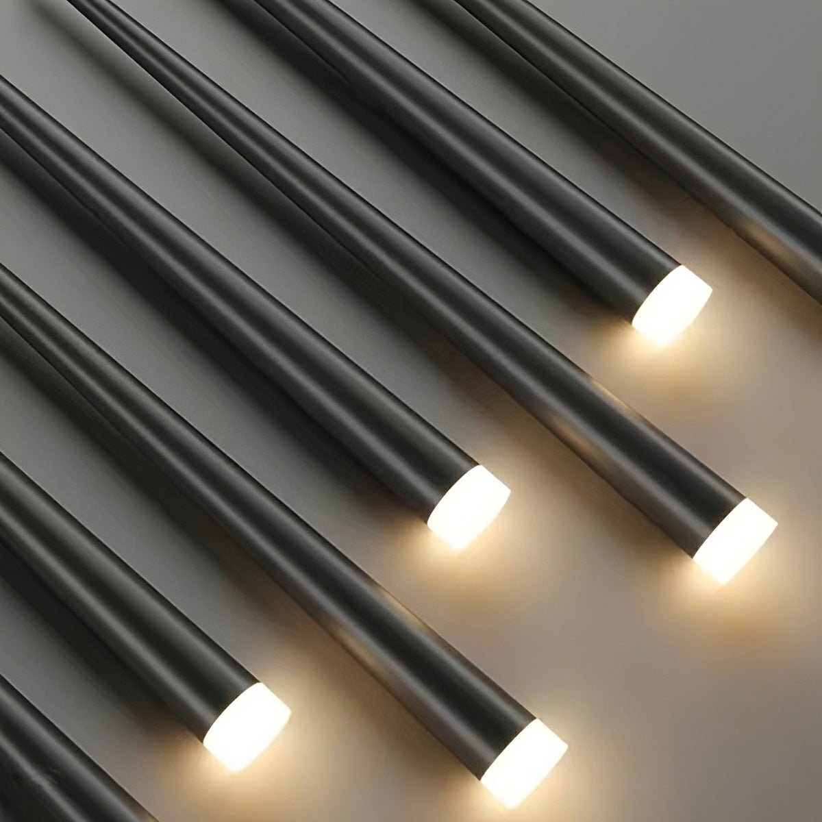 Suspension LED verticale pour escalier, lustre au design moderne en fer et acrylique, noir et or, à intensité variable, salon et salle à manger | Sansoti