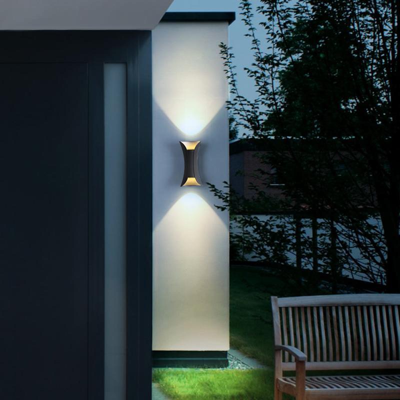 Moderne Up Down Buiten Wandlamp Met IP54 Bescherming En Aluminium Behuizing | Sansoti