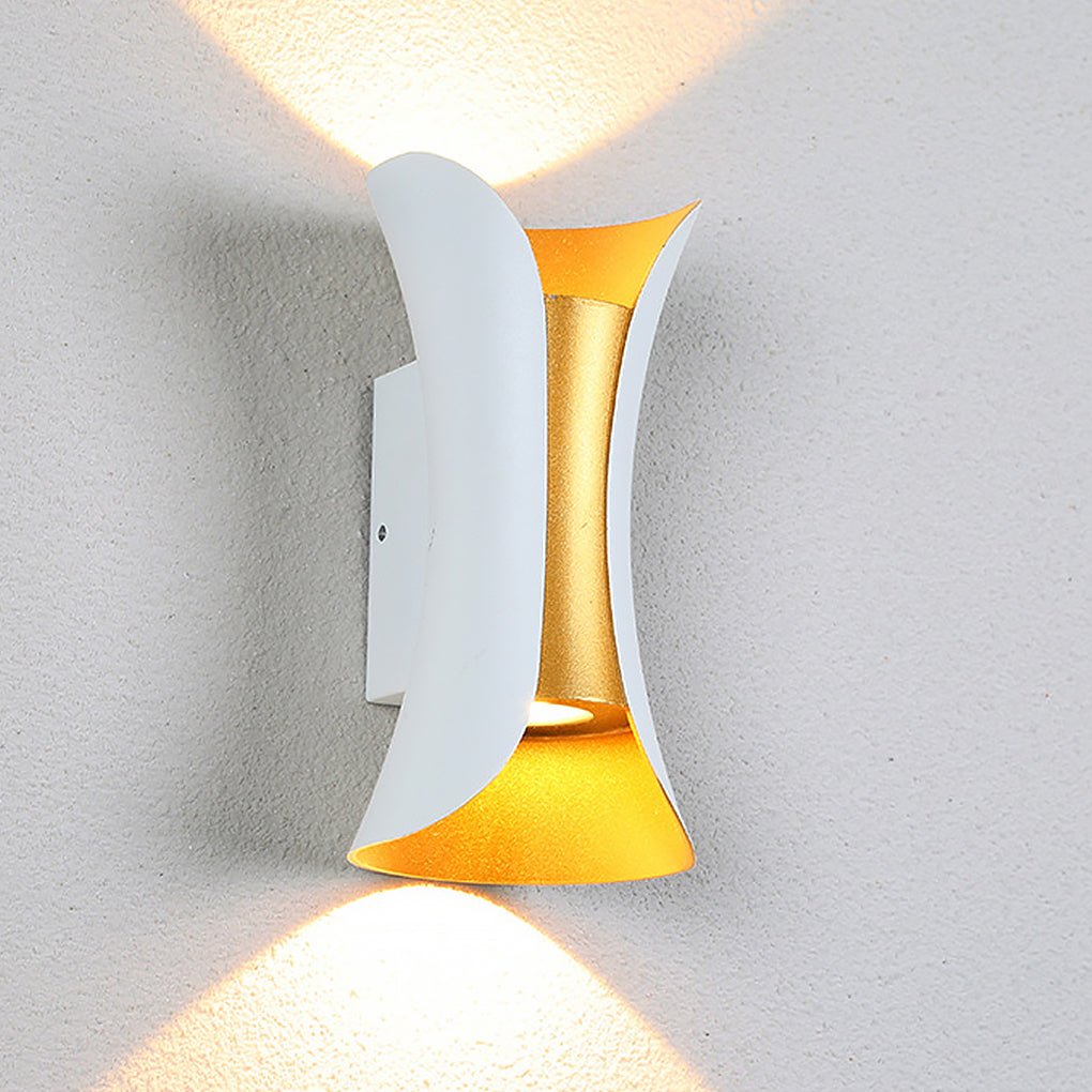 Moderne Up Down Buiten Wandlamp Met IP54 Bescherming En Aluminium Behuizing | Sansoti