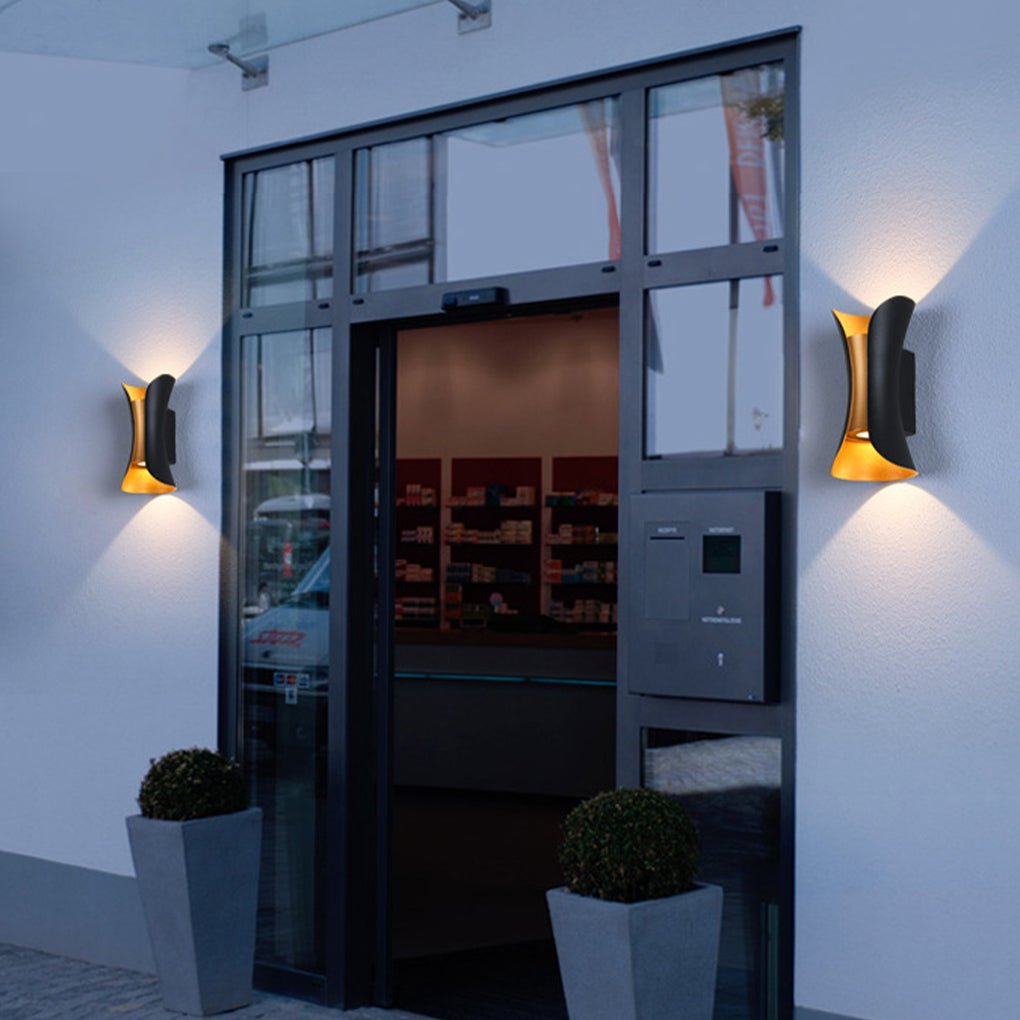 Moderne Up Down Buiten Wandlamp Met IP54 Bescherming En Aluminium Behuizing | Sansoti