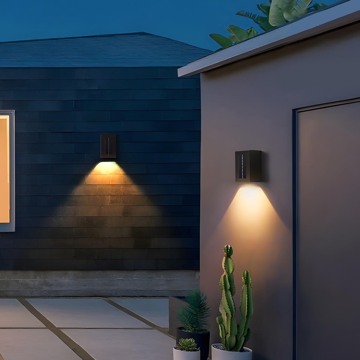 Solar Außenleuchte Up Down LED Aluminium Schwarz Garten Haustür Veranda IP65 Wandleuchte Solarenergie Oben Unten Beleuchtung Modern Minimalistisch | Restfield