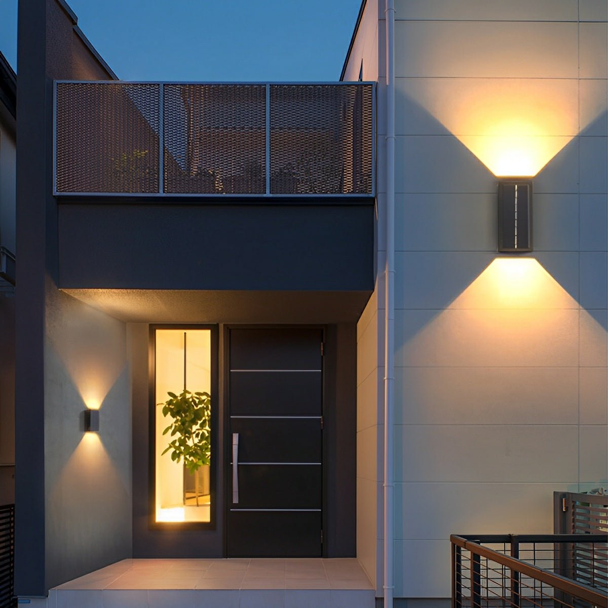 Solar Außenleuchte Up Down LED Aluminium Schwarz Garten Haustür Veranda IP65 Wandleuchte Solarenergie Oben Unten Beleuchtung Modern Minimalistisch | Restfield