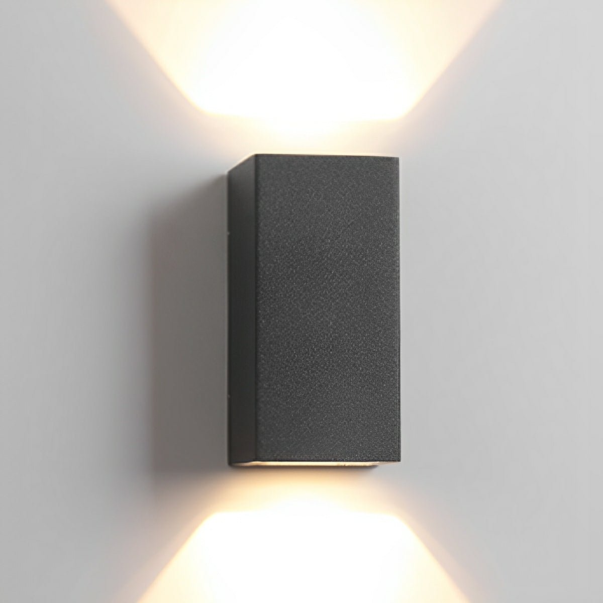 Solar Außenleuchte Up Down LED Aluminium Schwarz Garten Haustür Veranda IP65 Wandleuchte Solarenergie Oben Unten Beleuchtung Modern Minimalistisch | Restfield