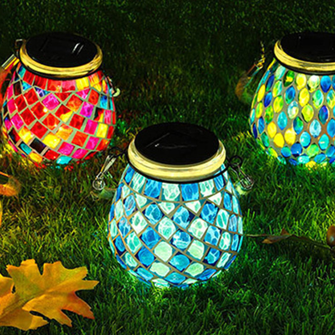 Solar Tuinlamp met Gekleurd Glas – Handgemaakte Lantaarn met Mozaïek Lichteffect voor Sfeervol Buitendecor | Sansoti