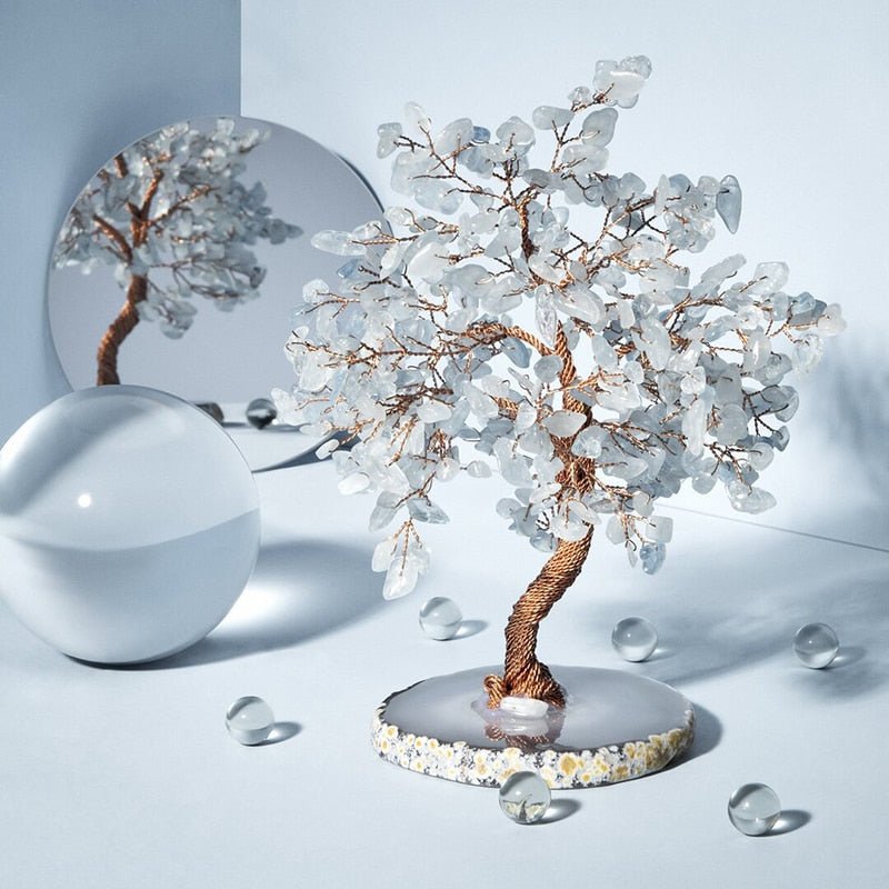 Decoratieve Edelsteen Boom Aquamarijn — Handgemaakte Mineraal Sculptuur met Koperdraad Takken en Natuurstenen Basis | Sansoti
