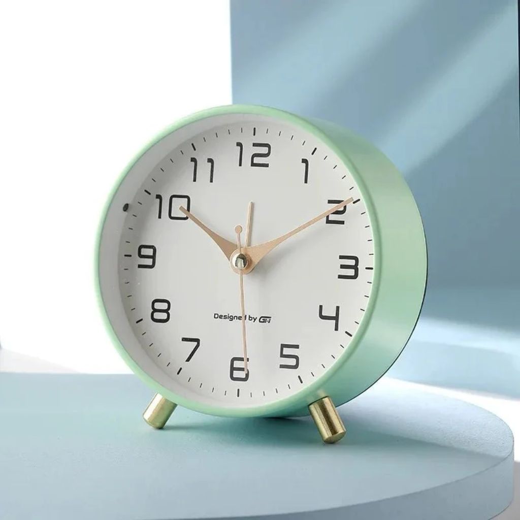Leise Tischuhr aus Metall im skandinavischen Design, Durchmesser 12 cm, Blau Grün Weiß Schwarz Gelb Rosa, Wohnzimmer Schreibtisch | Sansoti