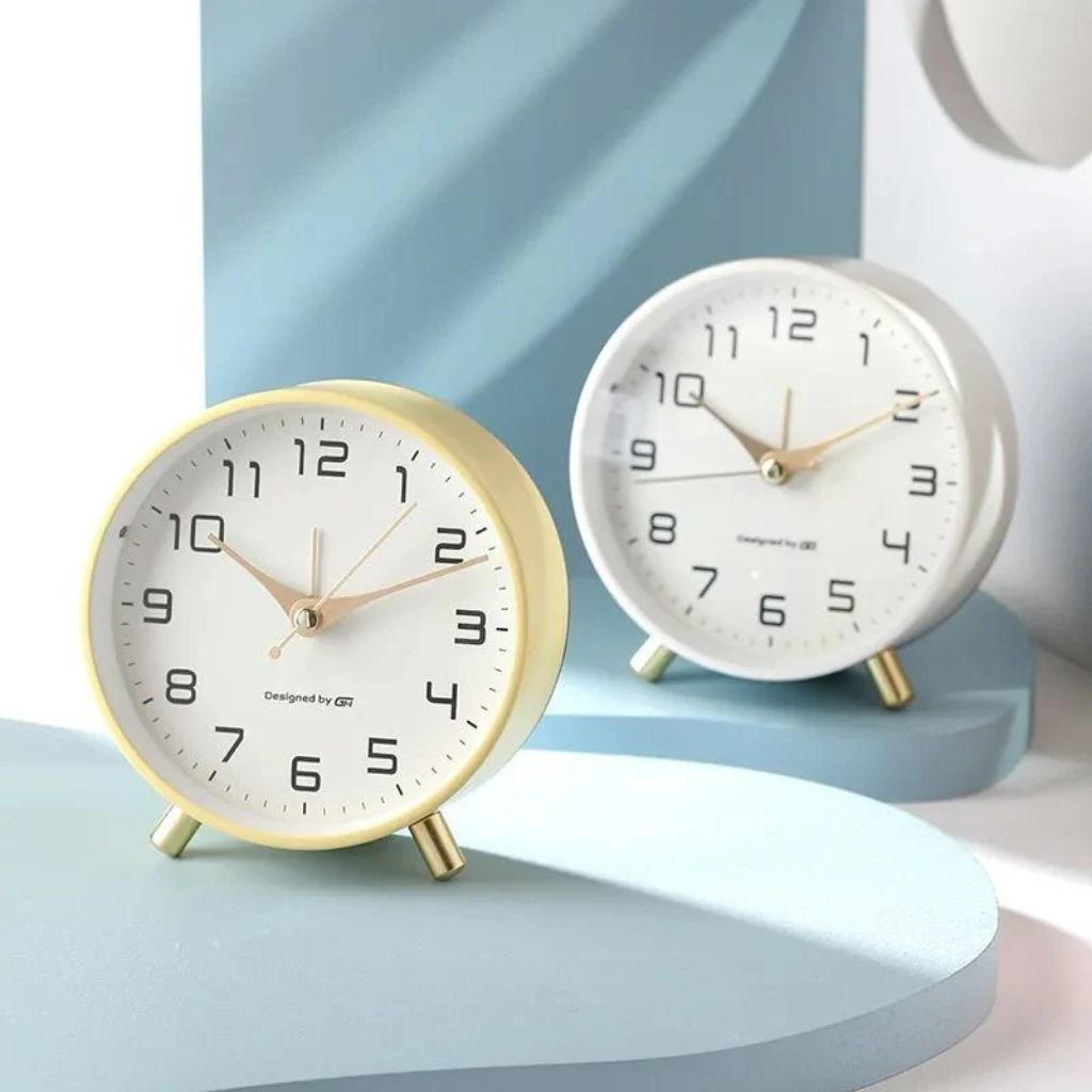 Leise Tischuhr aus Metall im skandinavischen Design, Durchmesser 12 cm, Blau Grün Weiß Schwarz Gelb Rosa, Wohnzimmer Schreibtisch | Sansoti