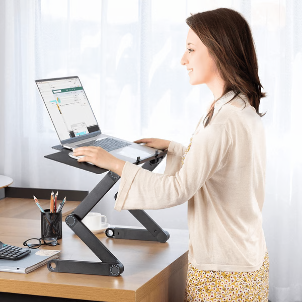Verstelbare Laptopstandaard met 360° Draaibare Poten en Muismat - Ergonomische Werkhouding voor Thuiswerken Kantoor Bureau Bed - Aluminium Laptop Tafel tot 21 Inch - Koeling Ventilatie | Sansoti