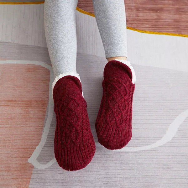 Warm Non-Slip Women's House Socks with Fleece Lining and Grip System for Winter Days at Home Sleeping Comfort | Sansoti