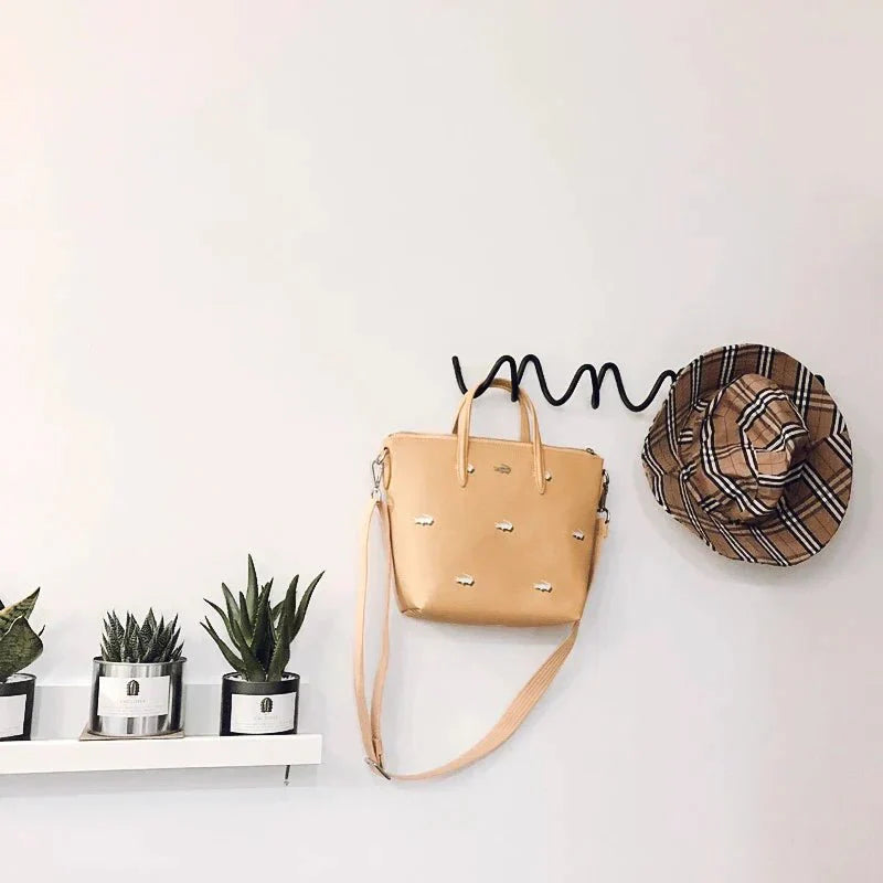 Design wandkapstok van metaal – Minimalistisch en Scandinavisch design | Sansoti