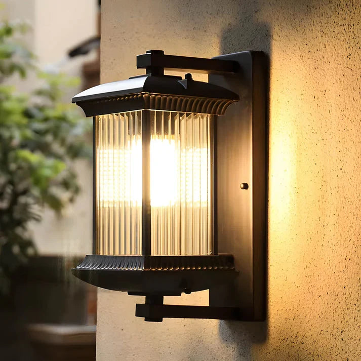 Klassische Außenwandleuchte mit geriffeltem Glas kaffeebraune Ausführung für Eingangsbereich, Terrasse, Garten, Veranda und Balkon | Sansoti