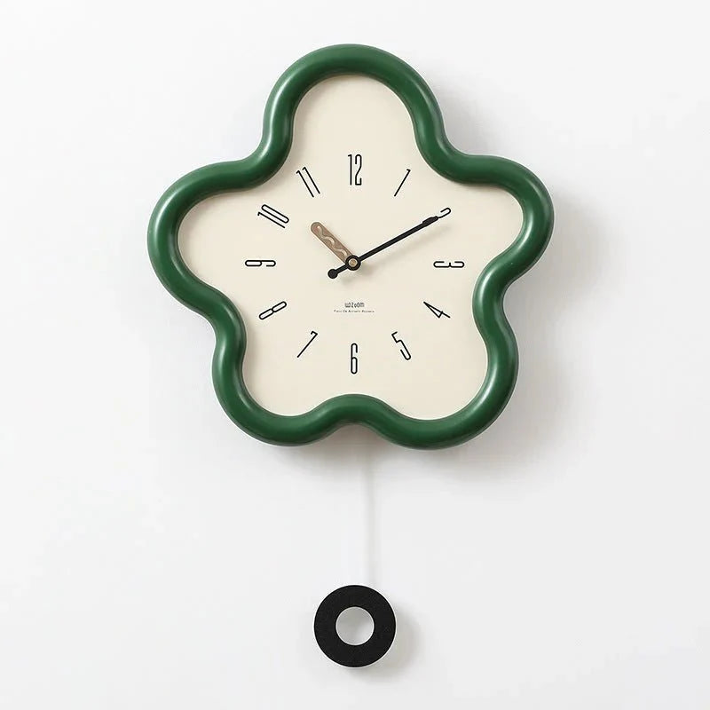 Wanduhr mit 3D-Blumenmotiv und geräuschloser Pendelbewegung, 39 × 39 cm, dekoratives Design für Wohnzimmer und Schlafzimmer | Sansoti