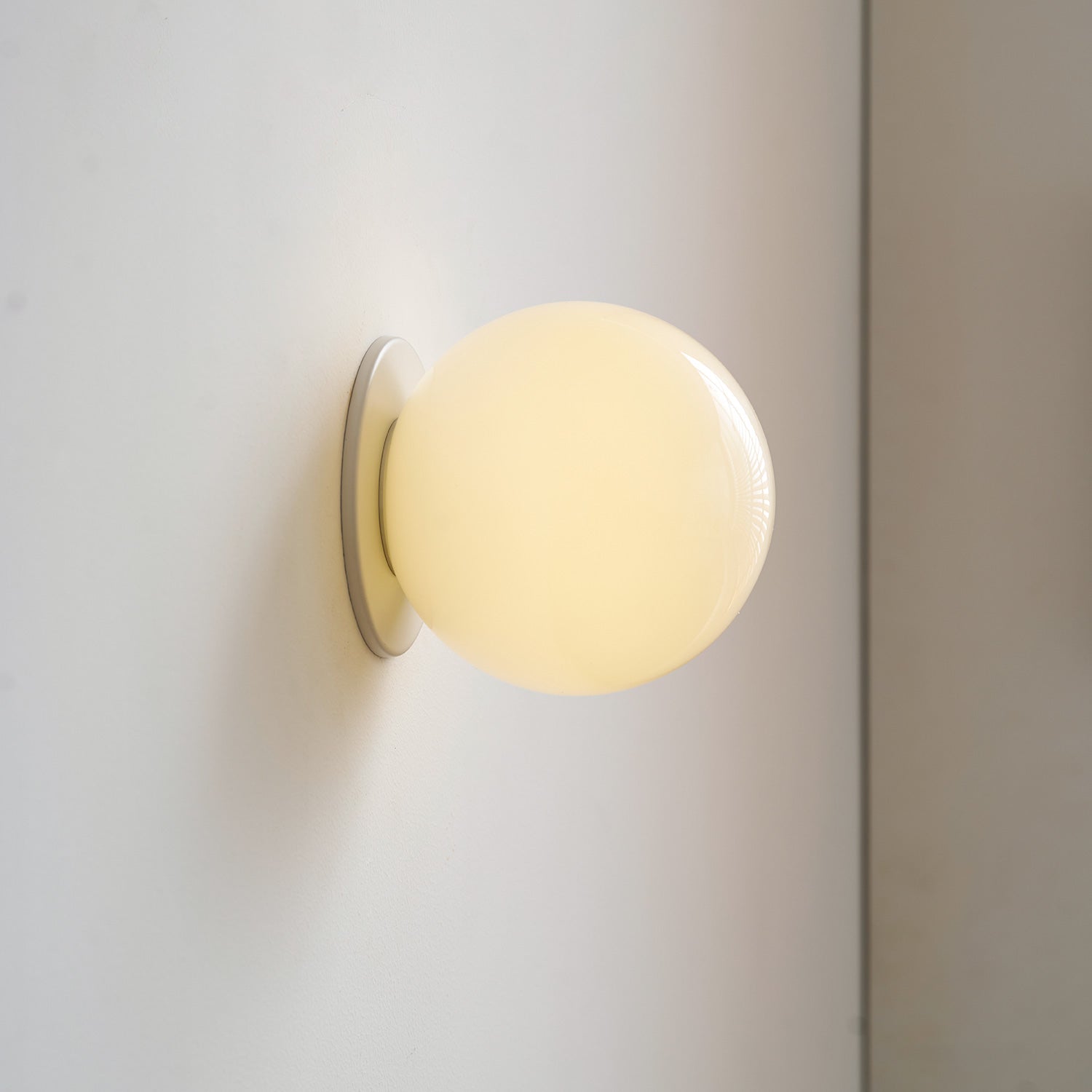Glazen Wandlamp met Gouden of Zilveren Fitting – Modern Design voor Slaapkamer en Woonkamer | Sansoti