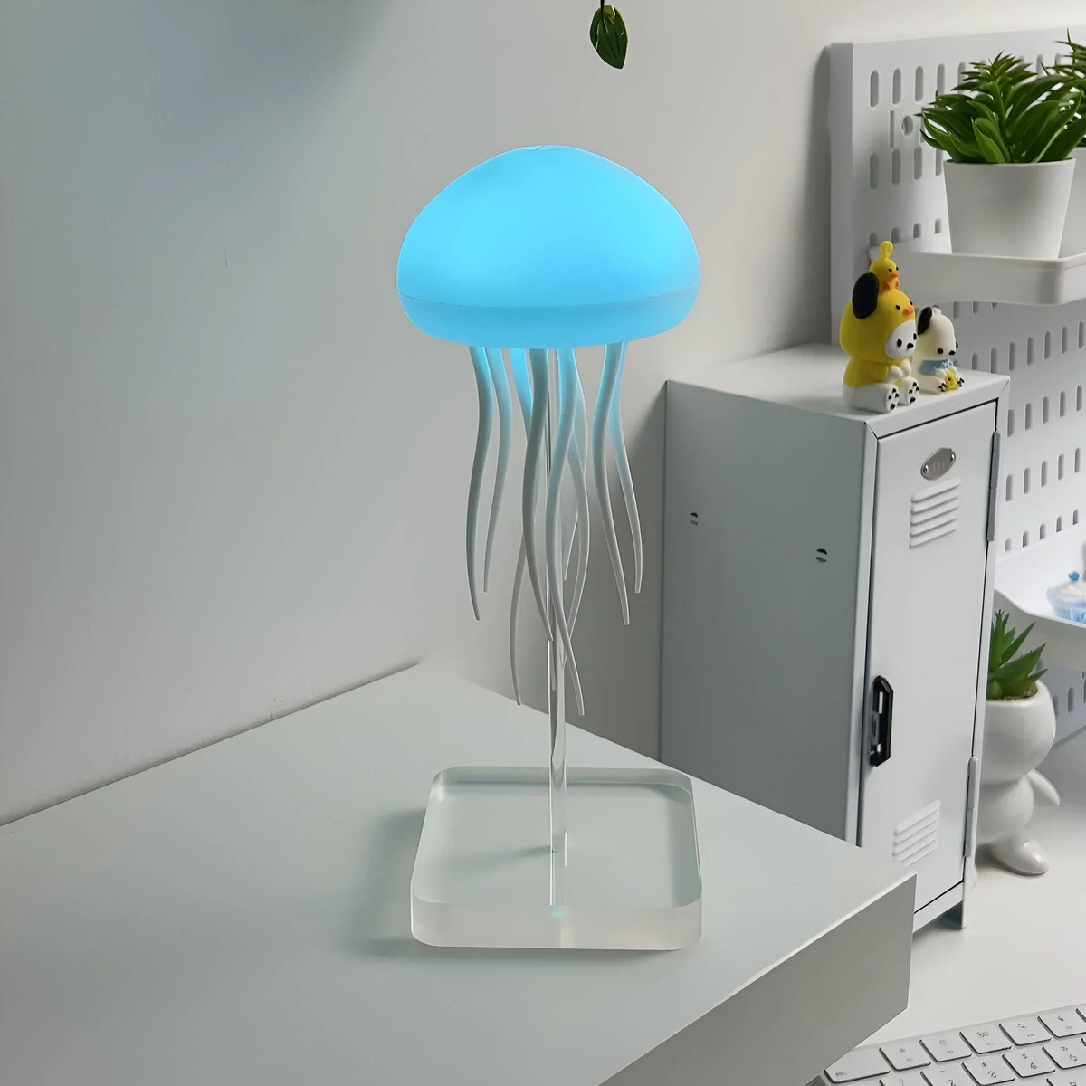 Lampe méduse avec éclairage LED et effet d’eau en mouvement, pour une décoration chaleureuse dans le salon et la chambre à coucher | Sansoti