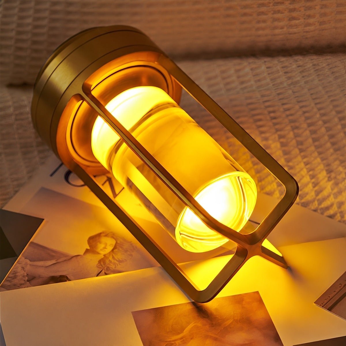 Wiederaufladbare LED-Tischlampe mit Touch-Bedienung, Dimmfunktion, kabellosem Stimmungslicht, USB-Nachtlicht und stimmungsvoller Beleuchtung | Sansoti