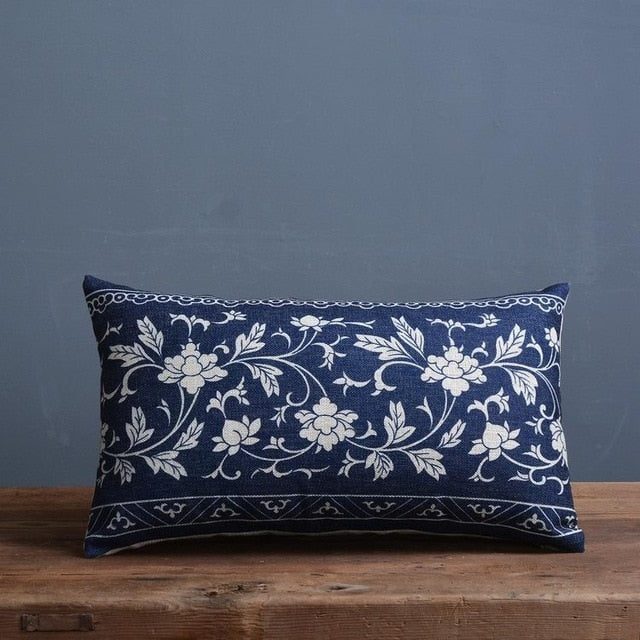 Housse de coussin en porcelaine bleue avec motif chinois classique et aspect lin | Restfield