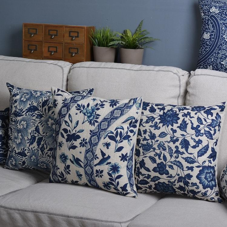 Housse de coussin en porcelaine bleue avec motif chinois classique et aspect lin | Restfield