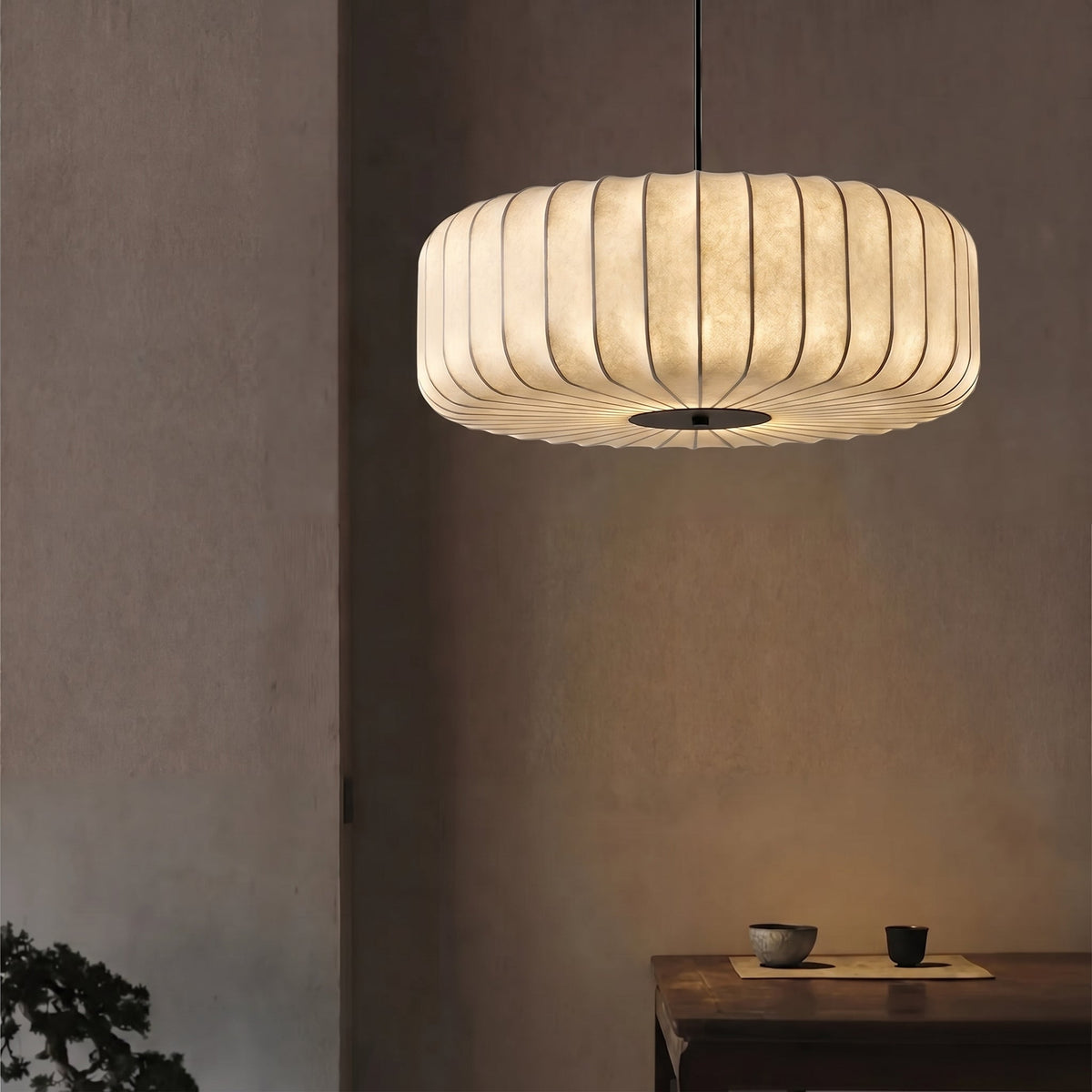 Gefaltete Stoff-Hängeleuchte, warmweißes LED-Licht, verstellbar, E27, Ø30–55 cm, für Wohnzimmer, Essbereich und Leseecke, stimmungsvolle Beleuchtung | Sansoti