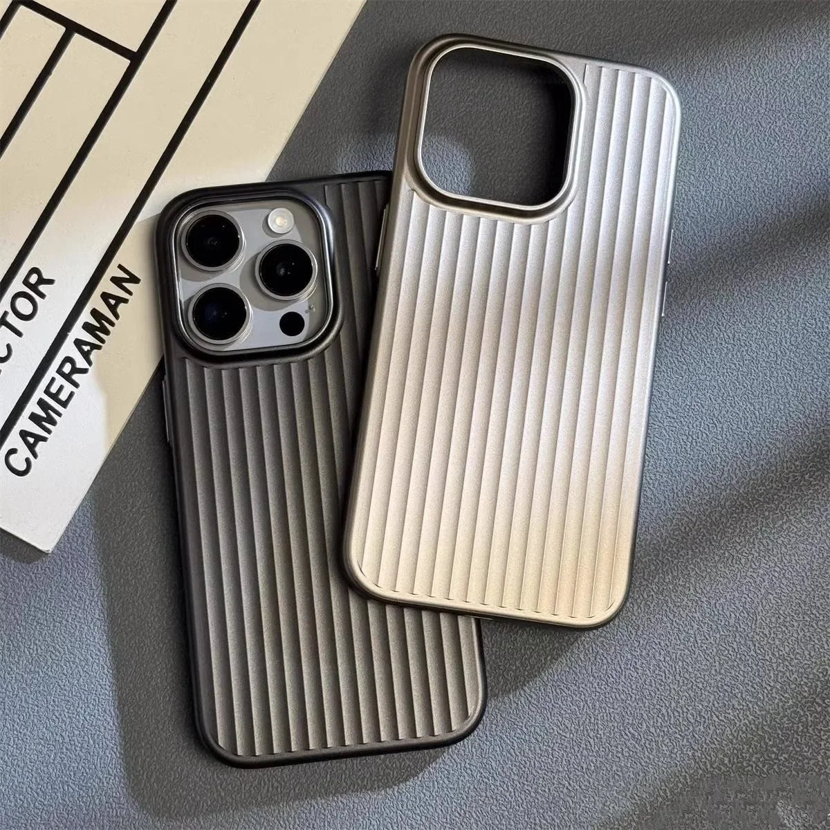Ultraslanke Schokbestendige Telefoonhoes met Metalen Finish voor Optimale Bescherming | Sansoti