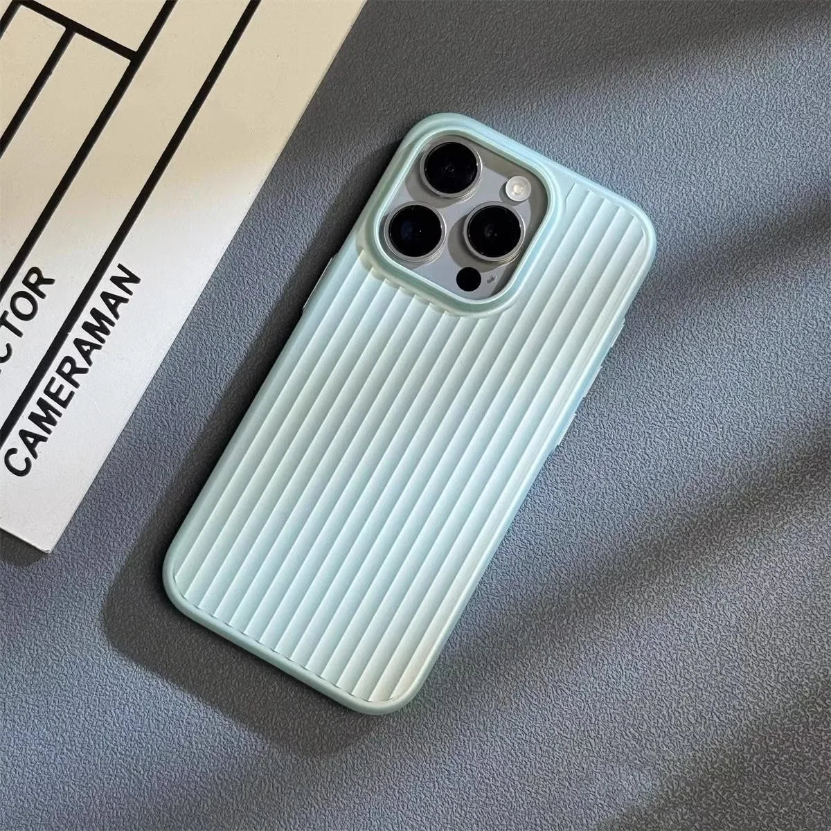 Ultraslanke Schokbestendige Telefoonhoes met Metalen Finish voor Optimale Bescherming | Sansoti