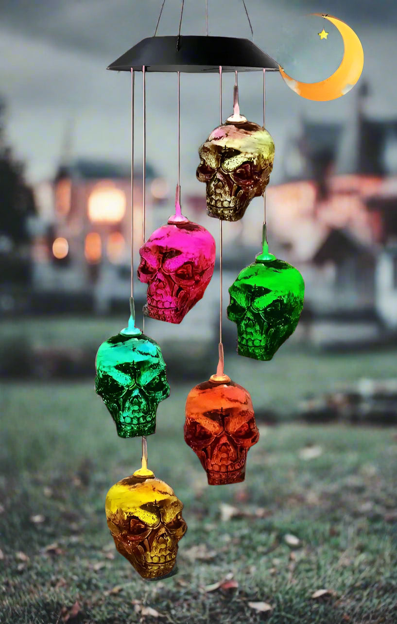 Carillon solaire à vent avec crânes, LED à changement de couleur, décoration suspendue pour jardin et terrasse, éclairage d'ambiance d'extérieur pour Halloween | Sansoti
