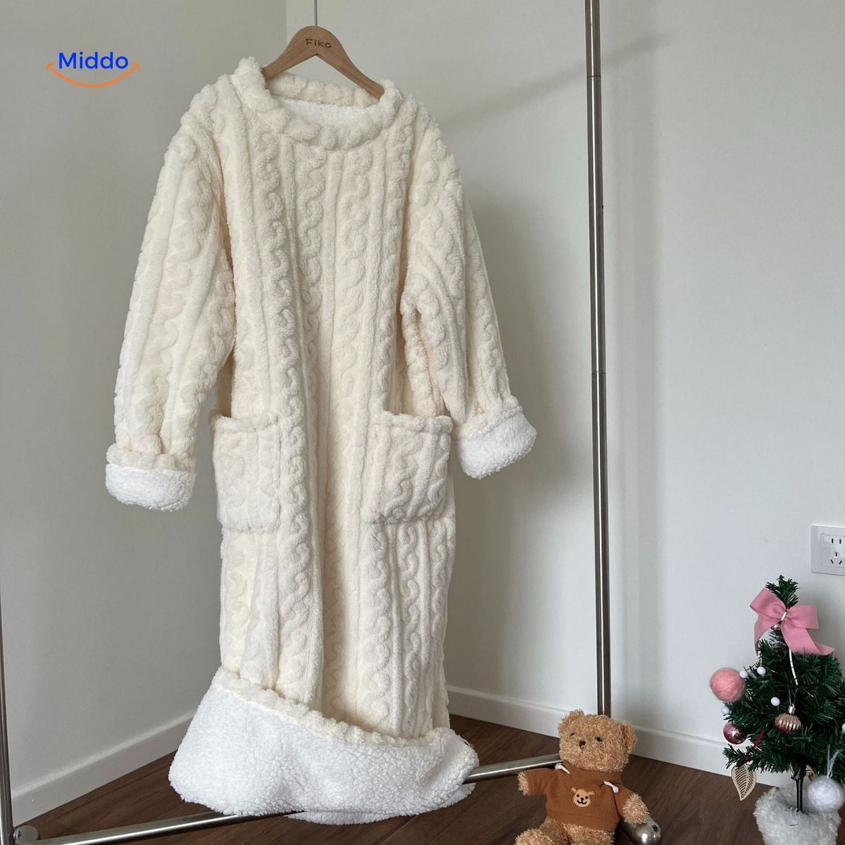 Fleece-Loungewear-Deckenmantel mit langen Ärmeln, Vordertaschen und weichem Polyester, bequeme Winter-Hauskleidung | Sansoti