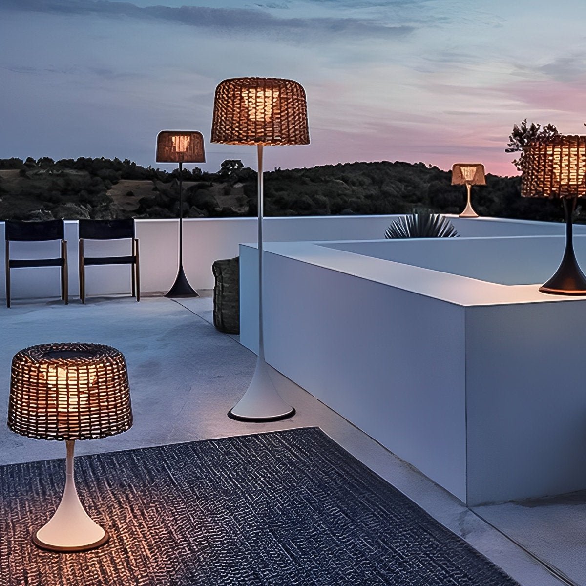 Stehende Außenlampe Geflecht Aluminium Weiß Schwarz Solarenergie IP65 Garten Terrasse Stehlampe Rattan Look Stimmungsbeleuchtung Außen | Restfield