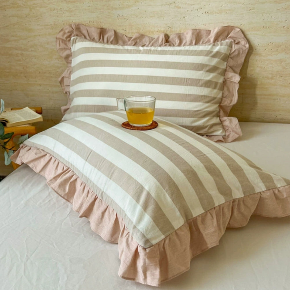Ruffled Pillowcases with Striped Pattern for Queen-Size Pillows, Romantic Bedroom Bedding Decoration | Sansoti