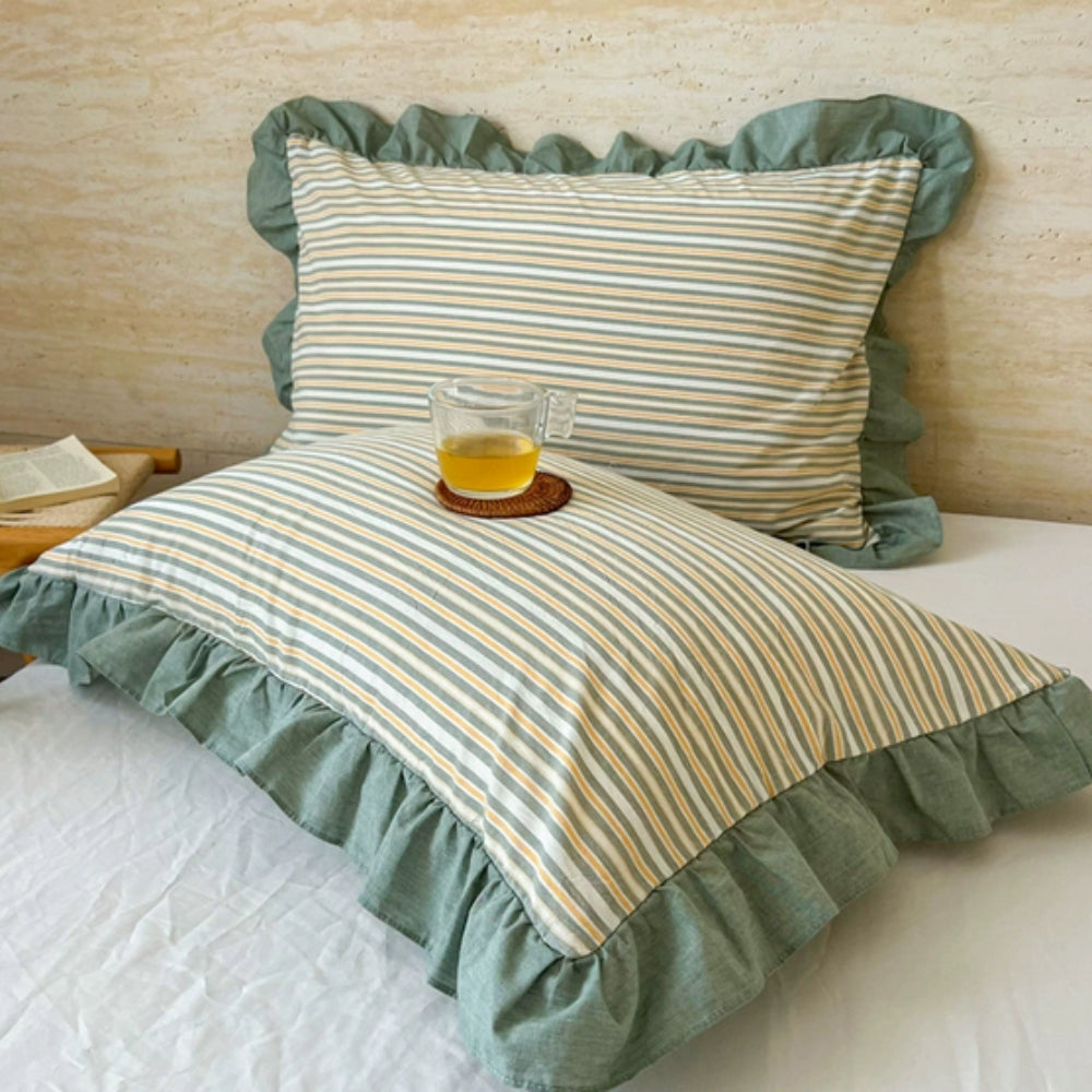 Ruffled Pillowcases with Striped Pattern for Queen-Size Pillows, Romantic Bedroom Bedding Decoration | Sansoti