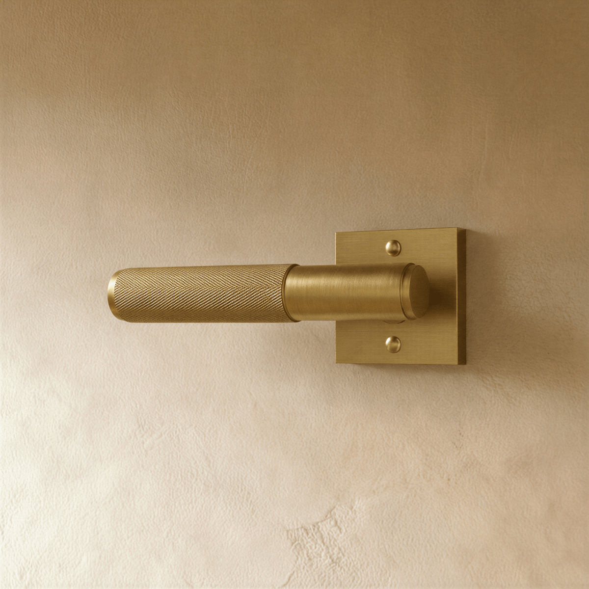 Massiver Messing-Türgriff mit gerändeltem Griff und schlanker Rosette für moderne Interieurs | Restfield