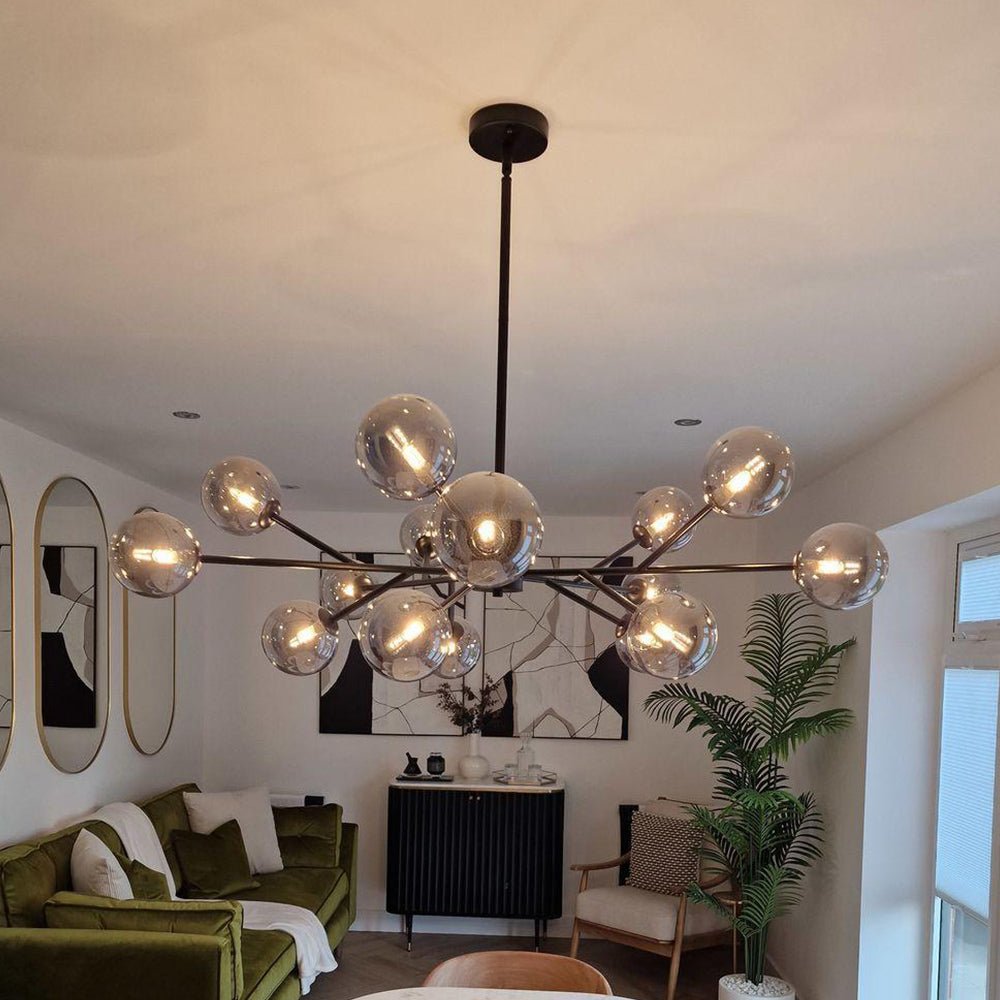 Moderne lineare Sputnik-Kronleuchter mit 15 Glaskugeln in Schwarz oder Messing – Design-Hängelampe 112 cm | Restfield