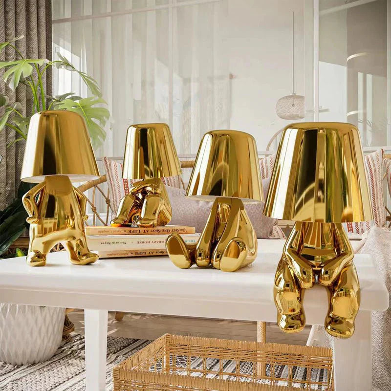 Denkende Figuur Tafellamp Goudkleurig IJzer USB Oplaadbaar Sculptuur Verlichting | Sansoti