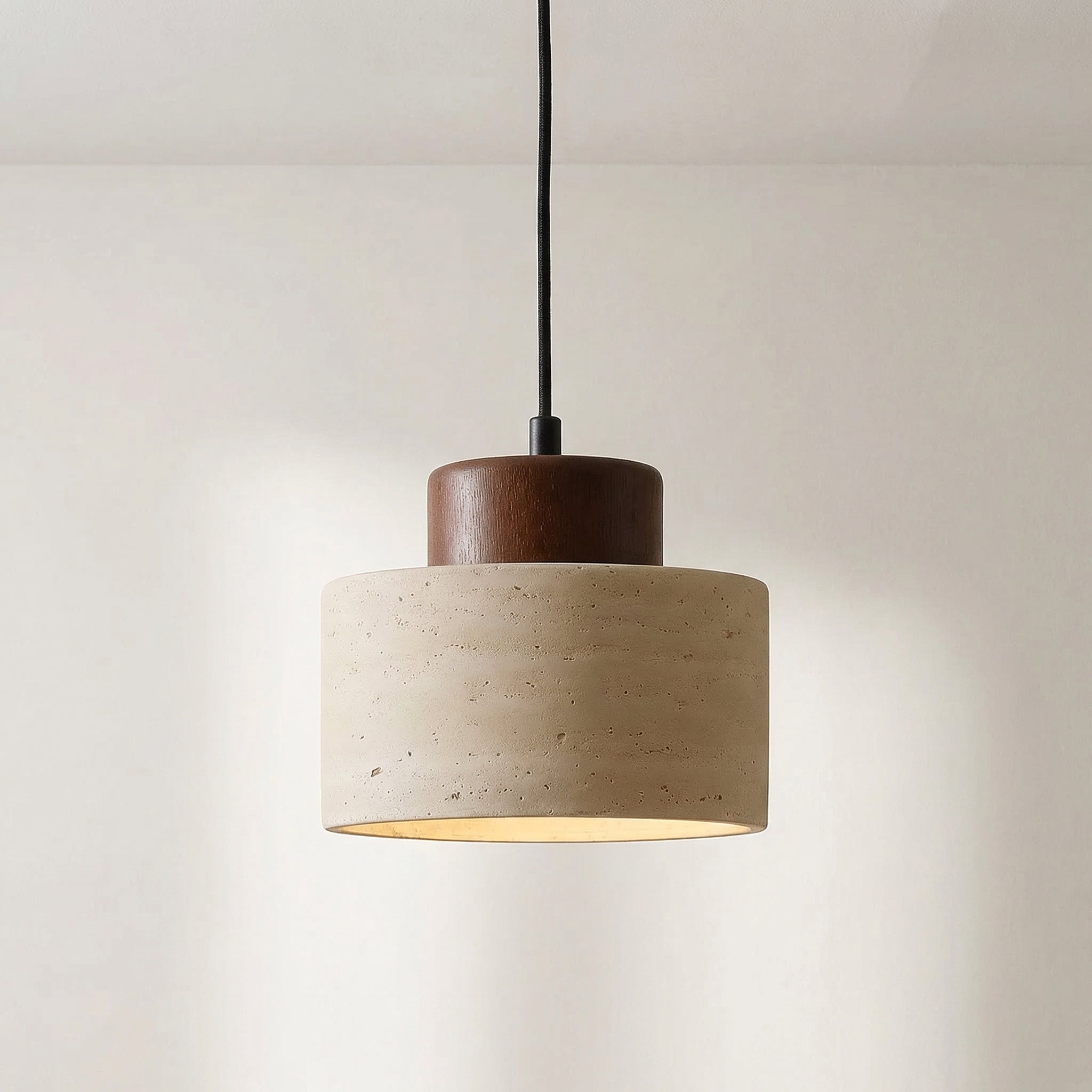Suspension en travertin, pierre naturelle et bois, E27, cordon réglable, salle à manger, îlot de cuisine, style wabi-sabi scandinave | Sansoti