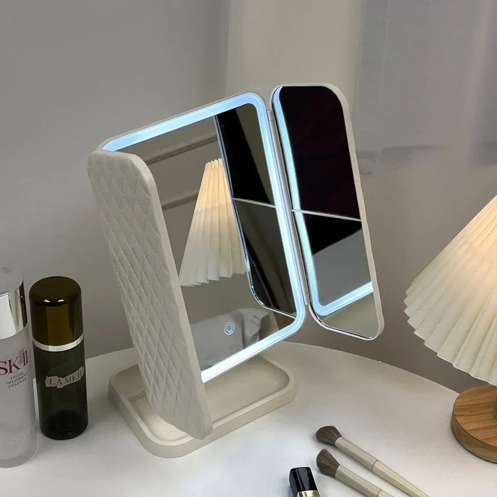Dreiteiliger Schminkspiegel mit LED-Beleuchtung und 2-facher, 3-facher und 10-facher Vergrößerung, wiederaufladbar, verstellbar und klappbar | Sansoti