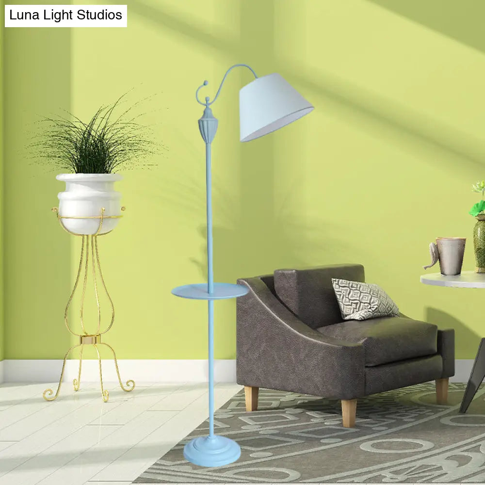 Staande Lamp met Stoffen Kap en Opbergplateau 160cm - Roze Blauw Geel Groen - E26/E27 Fitting - Moderne Vloerlamp | Sansoti