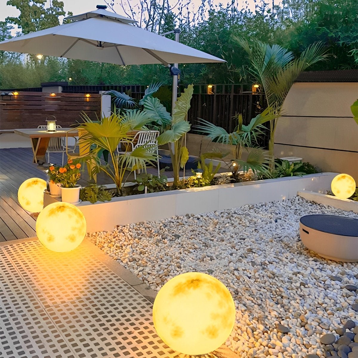 Spherical Solar-Powered Garden Light with Moon Relief, Waterproof IP67, for Garden Paths, Terraces, Lawns, and Driveways | Sansoti